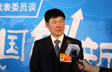 “我們要進(jìn)行自貿(mào)區(qū)的體制機(jī)制的創(chuàng)新，也就是先行先試的一些實(shí)驗(yàn)。”