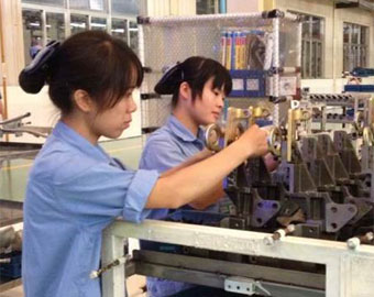 見過發(fā)動機(jī)是如何裝配的嗎？