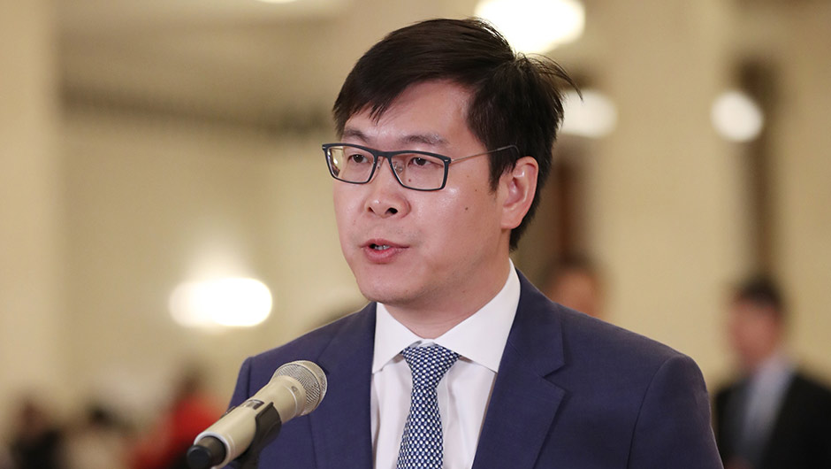 全國(guó)人大代表姚勁波接受采訪(fǎng)