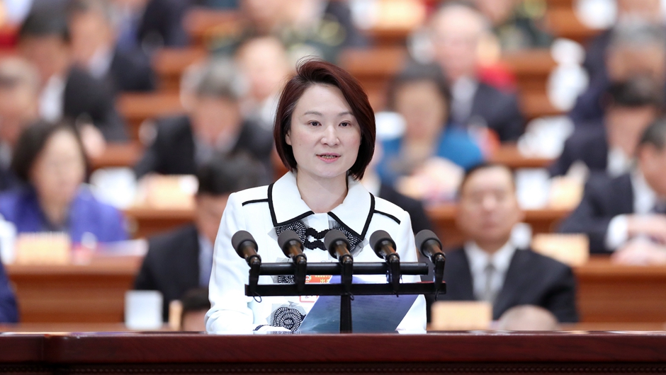民建聯(lián)主席，香港立法會(huì)議員、行政會(huì)議成員 李慧瓊