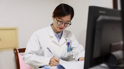 有才！這位女醫(yī)生自創(chuàng)說唱視頻，讓科普更“接地氣”