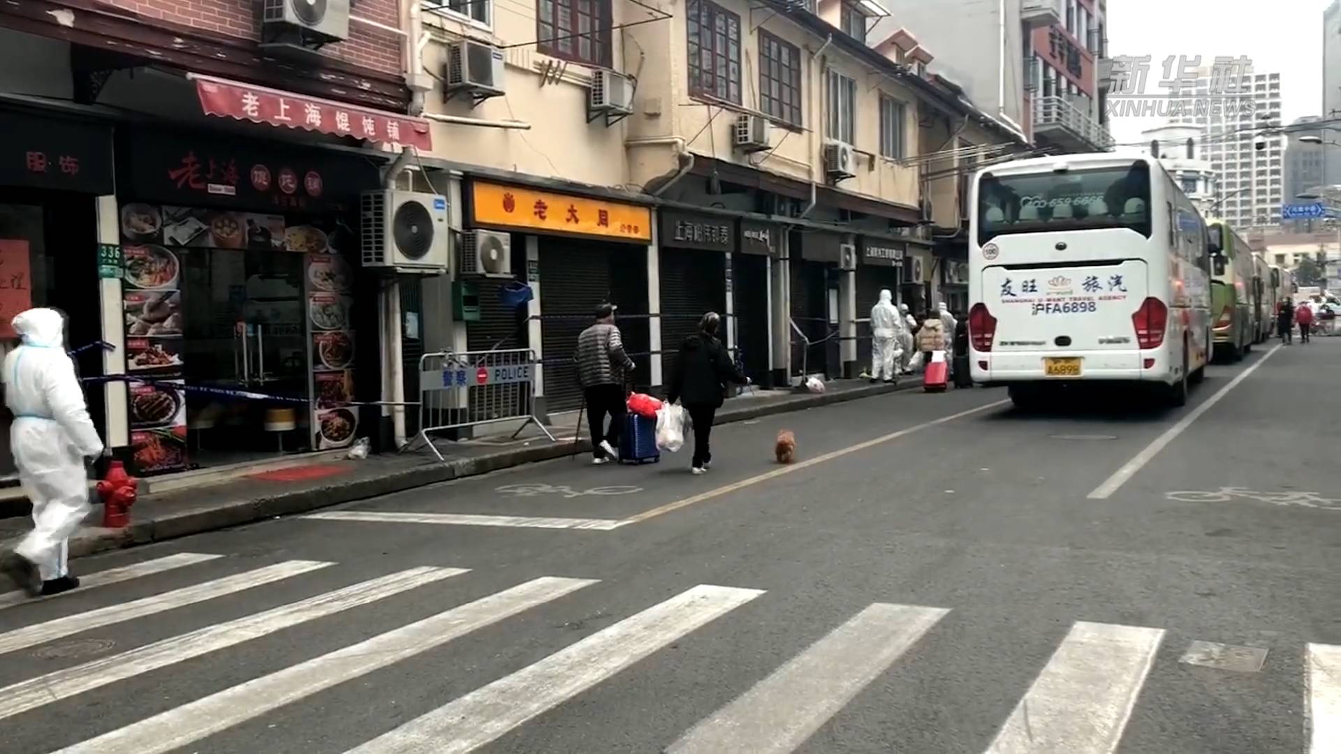 居民隔離可以帶寵物了，暖心！