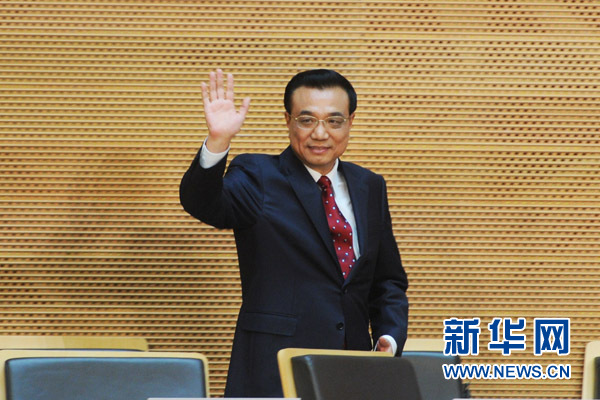 5月5日，中國國務(wù)院總理李克強(qiáng)在位于亞的斯亞貝巴的非洲聯(lián)盟總部發(fā)表題為《開創(chuàng)中非合作更加美好的未來》的演講。 新華社記者 謝環(huán)馳 攝 