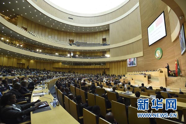  5月5日，中國國務(wù)院總理李克強(qiáng)在位于亞的斯亞貝巴的非洲聯(lián)盟總部發(fā)表題為《開創(chuàng)中非合作更加美好的未來》的演講。 新華社記者 李學(xué)仁 攝 