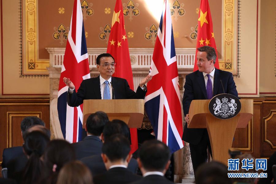6月17日，國(guó)務(wù)院總理李克強(qiáng)同英國(guó)首相卡梅倫在倫敦舉行中英總理年度會(huì)晤后共同會(huì)見(jiàn)記者。新華社記者 龐興雷 攝