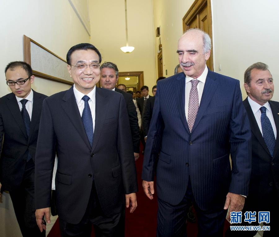 6月19日，國(guó)務(wù)院總理李克強(qiáng)在希臘議會(huì)大廈會(huì)見(jiàn)希臘議長(zhǎng)米馬拉基斯。新華社記者 王曄 攝