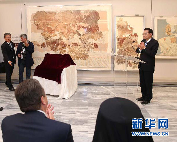 6月21日，國務(wù)院總理李克強與希臘總理薩馬拉斯共同出席希臘伊拉克利翁博物館新館開館儀式并發(fā)表講話。 新華社記者 龐興雷 攝 