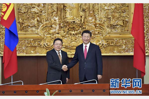 8月21日，國家主席習(xí)近平在烏蘭巴托同蒙古國總統(tǒng)額勒貝格道爾吉舉行會談。 新華社記者 李濤 攝 