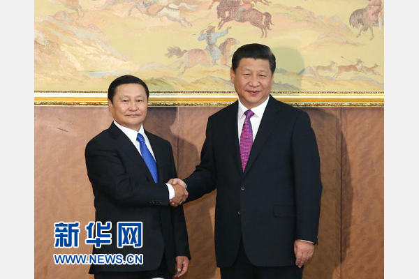 8月22日，國家主席習(xí)近平在烏蘭巴托會見蒙古國總理阿勒坦呼亞格。 新華社記者龐興雷攝 