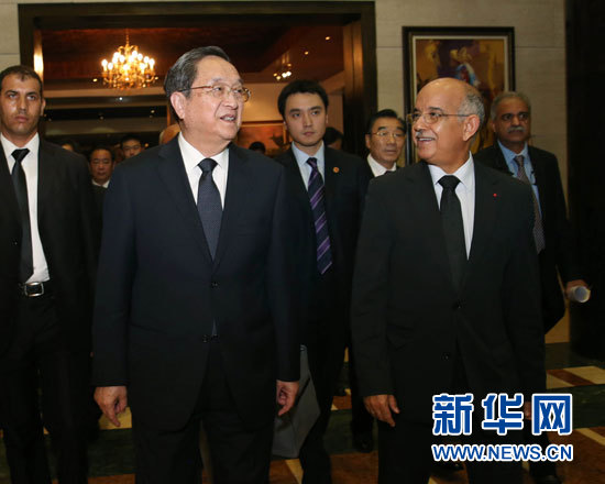 11月3日，全國政協(xié)主席俞正聲在拉巴特與摩洛哥參議長比亞迪拉進(jìn)行會(huì)談。 新華社記者 劉衛(wèi)兵 攝