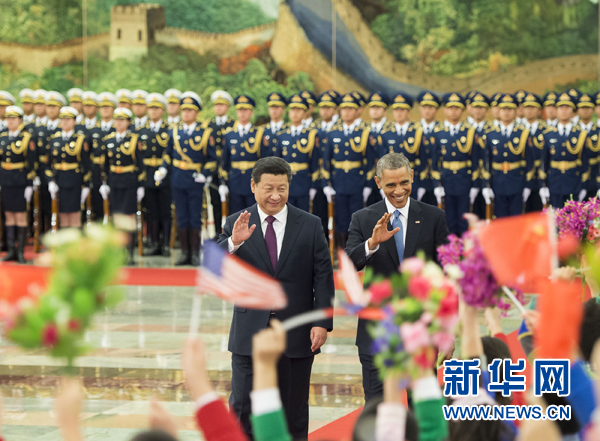 11月12日，國(guó)家主席習(xí)近平在北京人民大會(huì)堂舉行歡迎儀式，歡迎美國(guó)總統(tǒng)奧巴馬對(duì)中國(guó)進(jìn)行國(guó)事訪問(wèn)。 新華社記者 黃敬文 攝