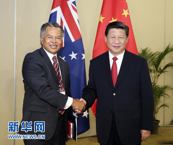 11月22日，國(guó)家主席習(xí)近平在斐濟(jì)楠迪會(huì)見(jiàn)庫(kù)克群島總理普納。新華社記者丁林?jǐn)z 