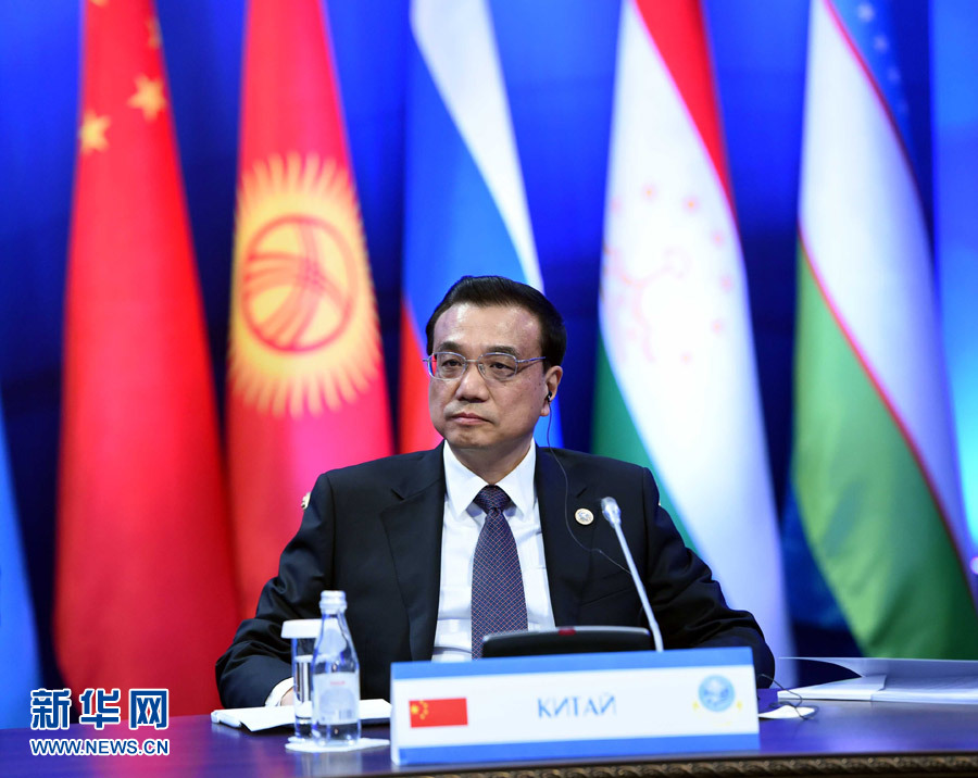 12月15日，中國國務(wù)院總理李克強(qiáng)在阿斯塔納出席上海合作組織成員國政府首腦理事會第十三次會議。 新華社記者 饒愛民 攝