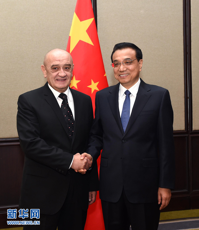 12月16日，中國國務(wù)院總理李克強(qiáng)在貝爾格萊德會(huì)見波黑部長會(huì)議主席貝萬達(dá)。 新華社記者 饒愛民 攝 
