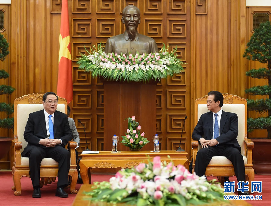 12月25日至27日，中共中央政治局常委、全國政協(xié)主席俞正聲對越南進(jìn)行正式訪問。這是12月26日，俞正聲在河內(nèi)會見越南政府總理阮晉勇。 新華社記者劉建生攝