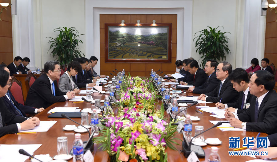 12月25日至27日，中共中央政治局常委、全國政協(xié)主席俞正聲對越南進(jìn)行正式訪問。這是12月26日，俞正聲在河內(nèi)與越南祖國陣線主席阮善仁舉行會談。 新華社記者馬占成攝