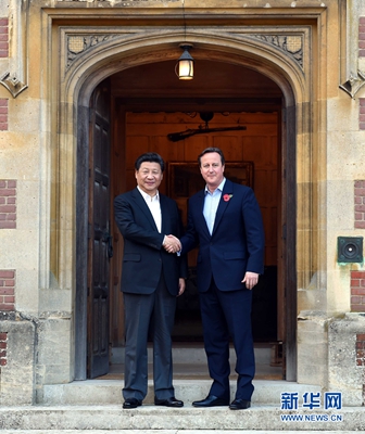 10月22日，國家主席習(xí)近平在契克斯首相鄉(xiāng)間別墅同英國首相卡梅倫再次會(huì)晤。 新華社記者 饒愛民 攝