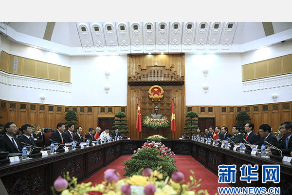 11月5日，中共中央總書記、國家主席習(xí)近平在河內(nèi)同越南總理阮晉勇舉行會談。 新華社記者 蘭紅光 攝