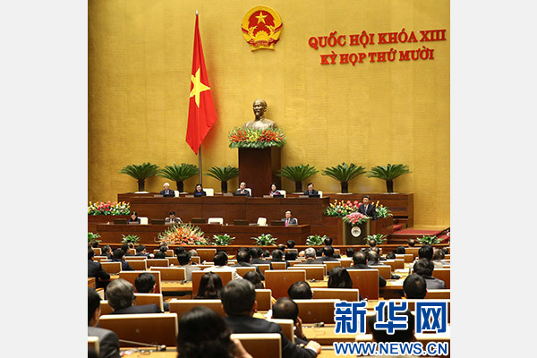 11月6日，中共中央總書記、國(guó)家主席習(xí)近平在越南國(guó)會(huì)發(fā)表題為《共同譜寫中越友好新篇章》的重要演講。 新華社記者 龐興雷 攝