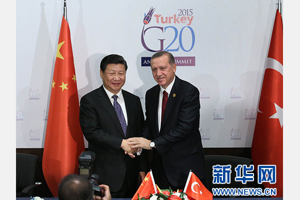 當(dāng)?shù)貢r間11月14日，國家主席習(xí)近平在土耳其安塔利亞會見土耳其總統(tǒng)埃爾多安。 新華社記者 龐興雷 攝