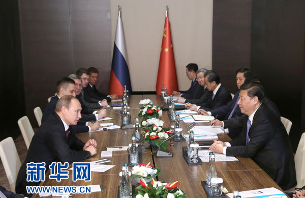 11月15日，國家主席習(xí)近平在土耳其安塔利亞會見俄羅斯總統(tǒng)普京。 新華社記者馬占成攝