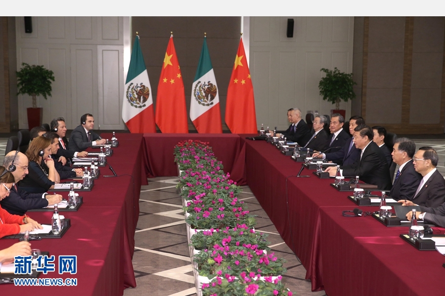 11月16日，國(guó)家主席習(xí)近平在土耳其安塔利亞會(huì)見墨西哥總統(tǒng)培尼亞。 新華社記者 馬占成 攝