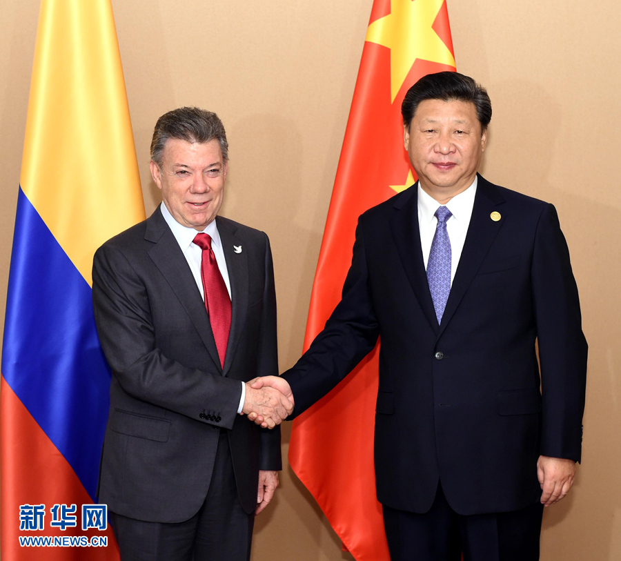 11月18日，國家主席習(xí)近平在菲律賓馬尼拉會見哥倫比亞總統(tǒng)桑托斯。 新華社記者 饒愛民 攝