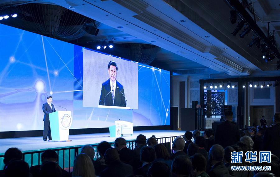 11月18日，國家主席習(xí)近平在菲律賓馬尼拉出席亞太經(jīng)合組織（APEC）工商領(lǐng)導(dǎo)人峰會并發(fā)表主旨演講。 新華社記者 王曄 攝 