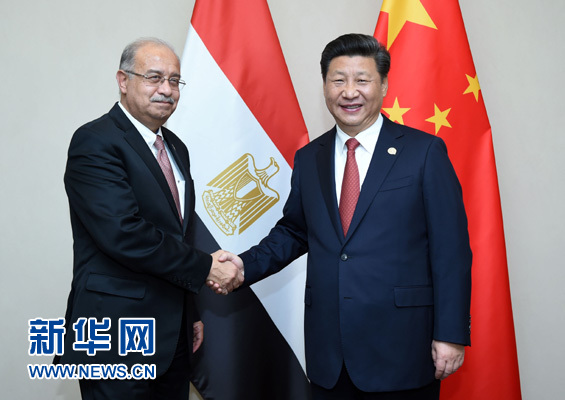 12月4日，國家主席習(xí)近平在約翰內(nèi)斯堡會見埃及總理伊斯梅爾。新華社記者 張鐸 攝 