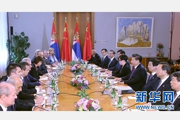 6月18日，國(guó)家主席習(xí)近平在貝爾格萊德同塞爾維亞總統(tǒng)尼科利奇舉行會(huì)談。 新華社記者 馬占成 攝