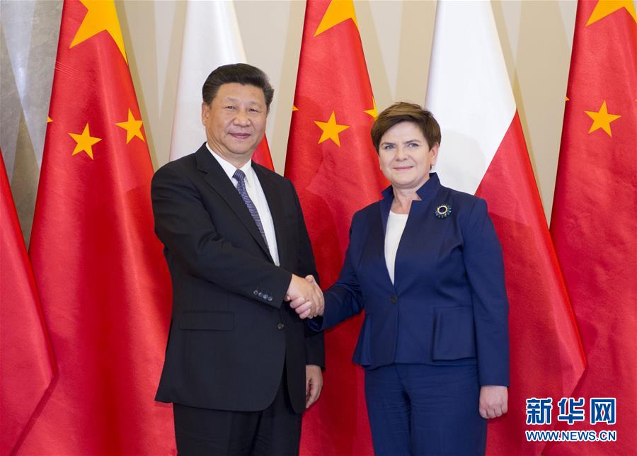 6月20日，國家主席習(xí)近平在華沙會(huì)見波蘭總理希德沃。新華社記者 謝環(huán)馳 攝  