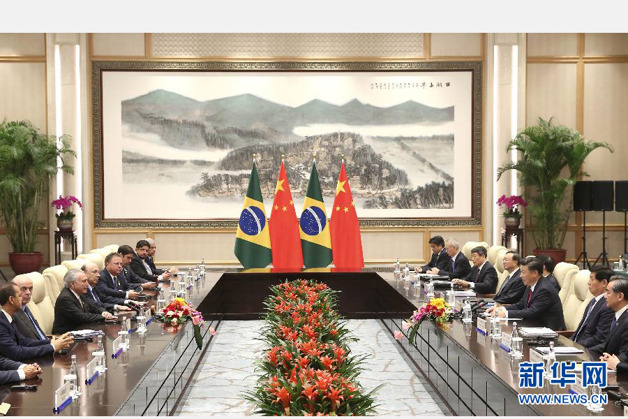 9月2日，國家主席習(xí)近平在杭州會(huì)見前來出席二十國集團(tuán)領(lǐng)導(dǎo)人杭州峰會(huì)的巴西總統(tǒng)特梅爾。 新華社記者龐興雷攝
