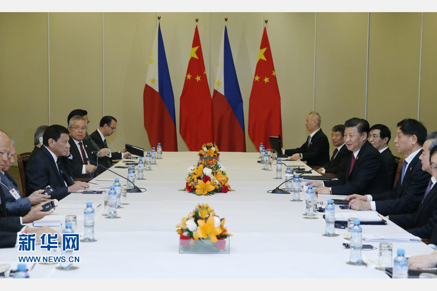 11月19日，國家主席習(xí)近平在利馬會(huì)見菲律賓總統(tǒng)杜特爾特。新華社記者 鞠鵬 攝