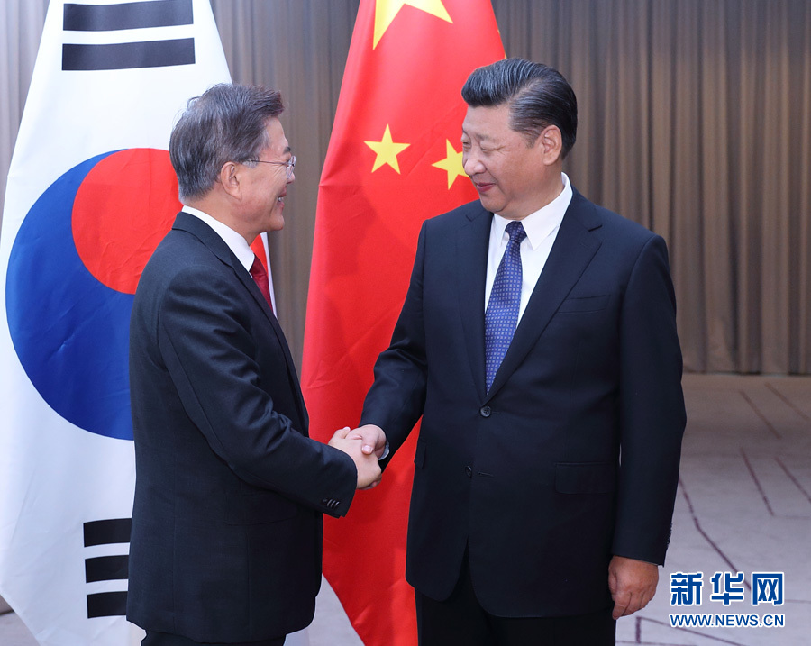 7月6日，國家主席習(xí)近平在柏林會(huì)見韓國總統(tǒng)文在寅。 新華社記者 王曄攝