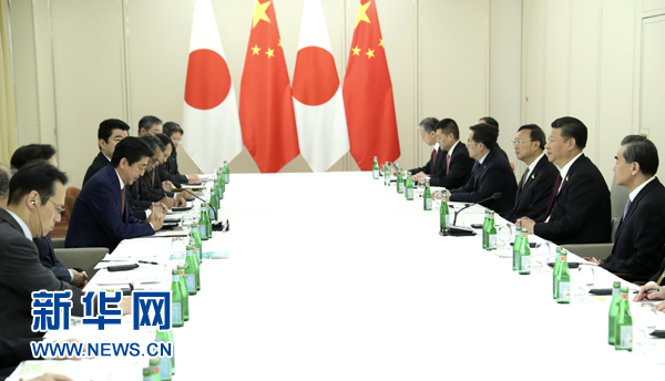 7月8日，國家主席習(xí)近平應(yīng)約在漢堡會(huì)見日本首相安倍晉三。新華社記者 馬占成 攝