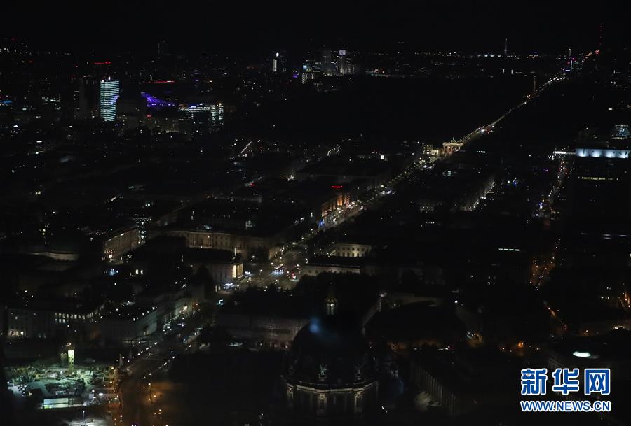 (國(guó)際)(1)德國(guó)柏林:夜來(lái)“菩提樹下”