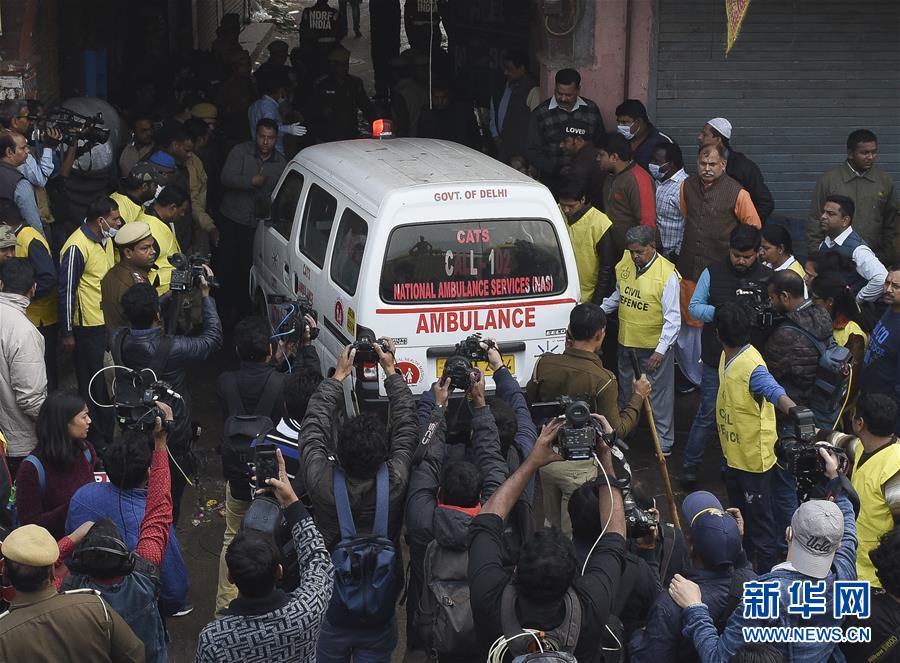 (國際)(2)印度一商業(yè)樓發(fā)生火災(zāi)致32人死亡