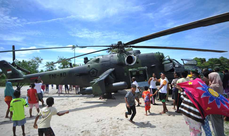 印尼空軍搜救飛機?？考永锫u