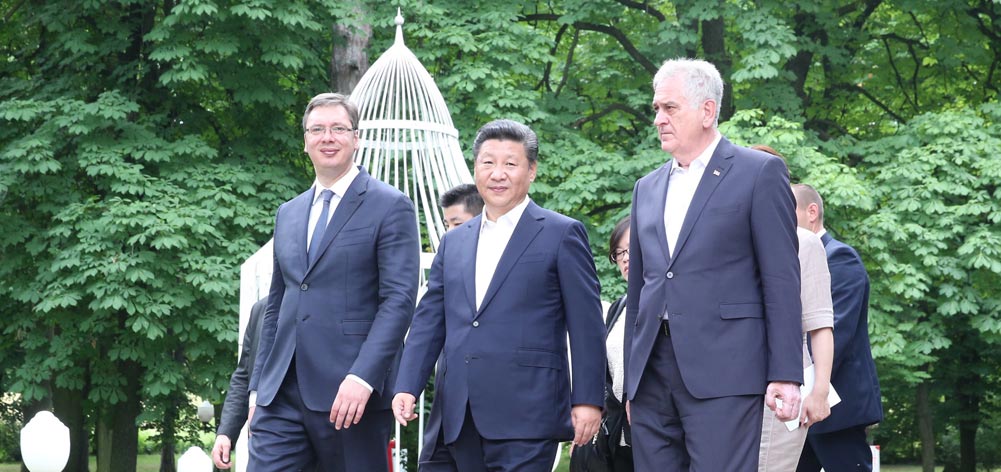 習(xí)近平出席塞爾維亞總統(tǒng)尼科利奇、總理武契奇共同舉行的午宴
