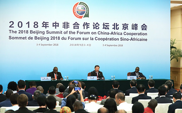 習(xí)近平同拉馬福薩、薩勒共同會見記者