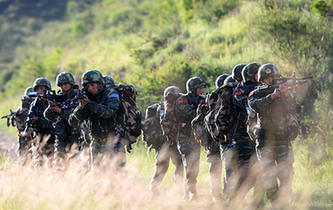 記憶&ldquo;魔鬼周&rdquo;｜看特戰(zhàn)隊(duì)員如何突破敵人封鎖線(xiàn)